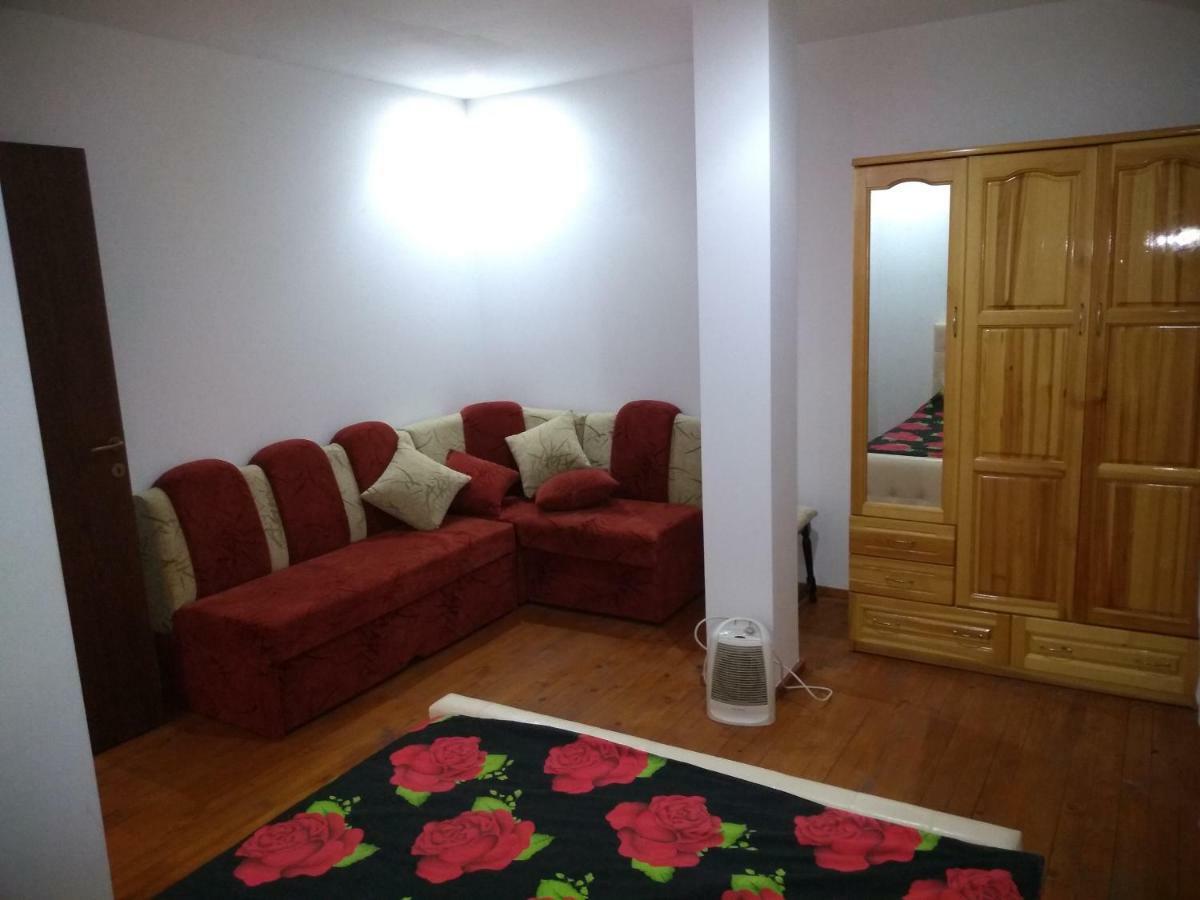 Къща За Гости "Мечта" Lyutibrod Exterior foto