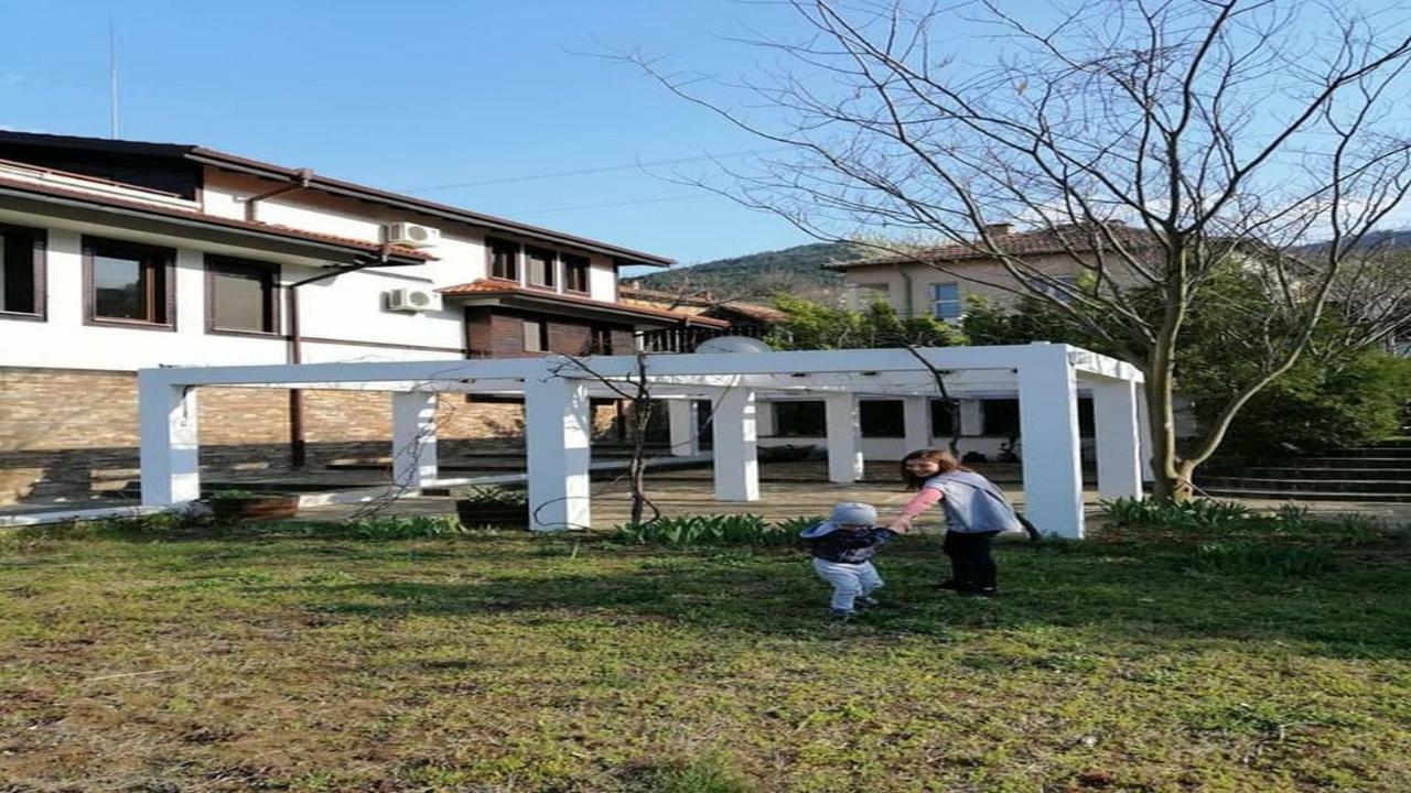 Къща За Гости "Мечта" Lyutibrod Exterior foto